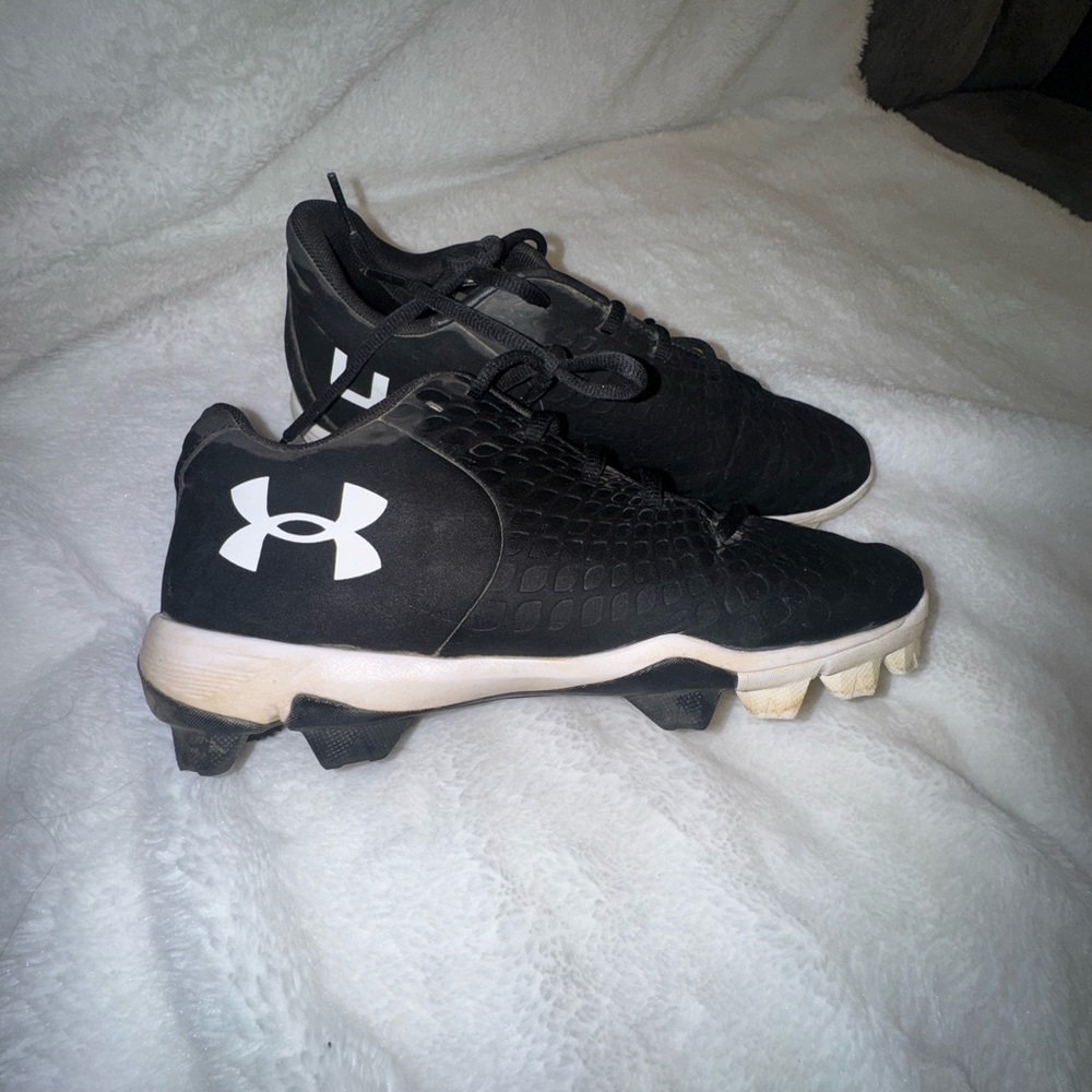 Under Armour Black and White Soccer Cleats